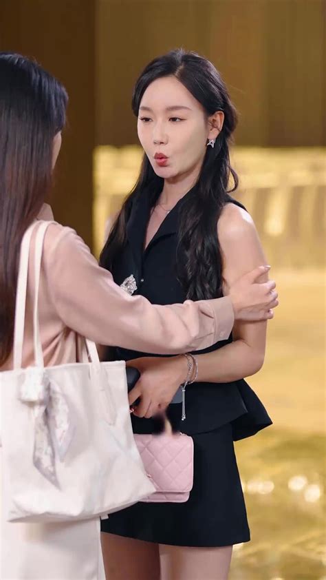 The Love Triangle Chinese Drama with 82 Episodes - MoboReels