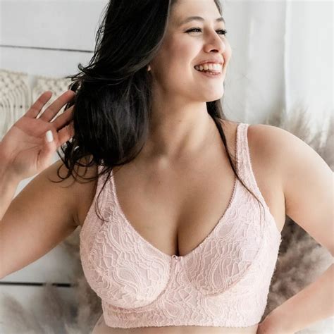 Minimizing Bra Guide: How Minimizer Bra Works? - Top Lingerie
