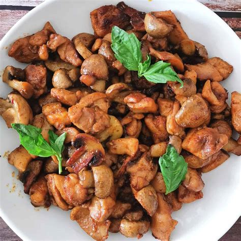 Super Easy Sautéed Chicken Thighs - Cre8 at Home