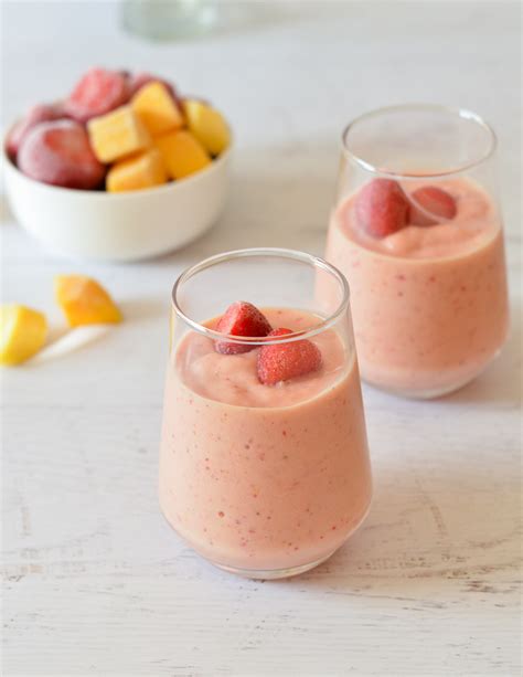 Mango Strawberry Banana Smoothie - Sip Sip Smoothie