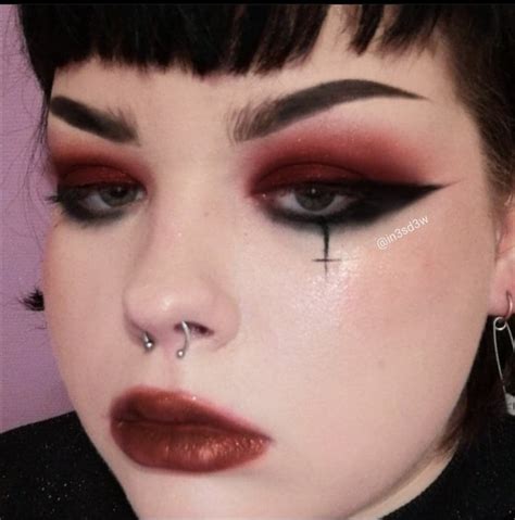 Simple Goth Makeup