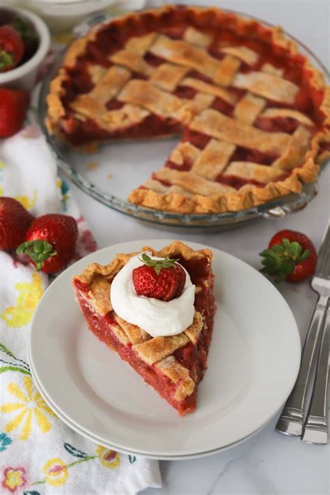 Easy Strawberry Rhubarb Pie Recipe - The Carefree Kitchen