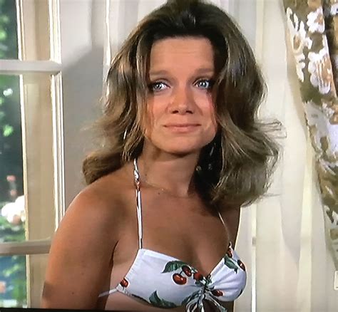 Actress Gretchen Corbett 60 Photos - Moonagedaydream.film
