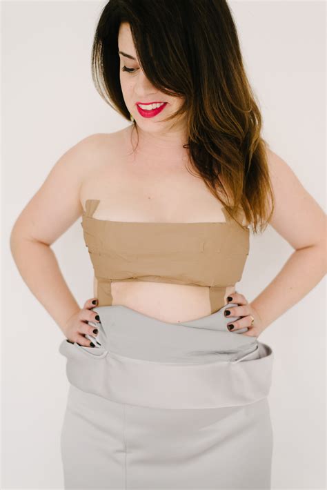 De Kim Kardashian Boob Tape Bra-truc is echt zo goed - Phuket Wedding ...