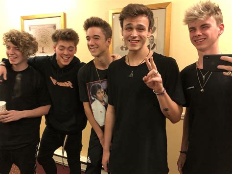 Hailee steinfeld and why don t we members corbyn besson jonah – Artofit