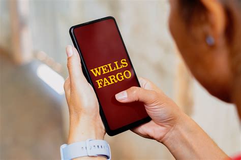 I'm 'royally screwed' after Wells Fargo closed my account - I woke to a ...
