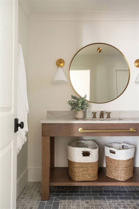 Ivy Preserve - Hart and Lock