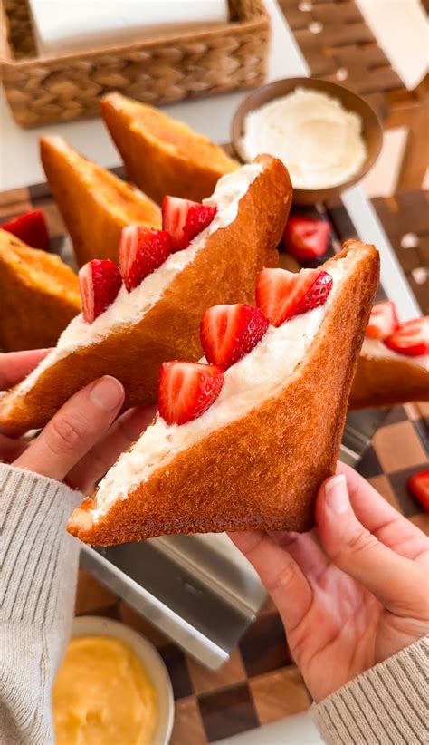 Japanese Creme Filled Sandwiches | Moribyan