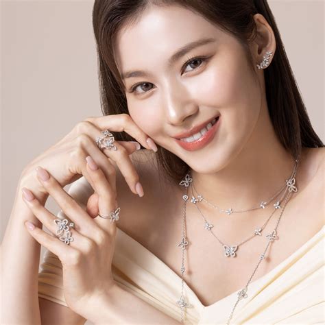 230713 Graff - Sana x Graff "Butterfly Silhouette" : r/twice