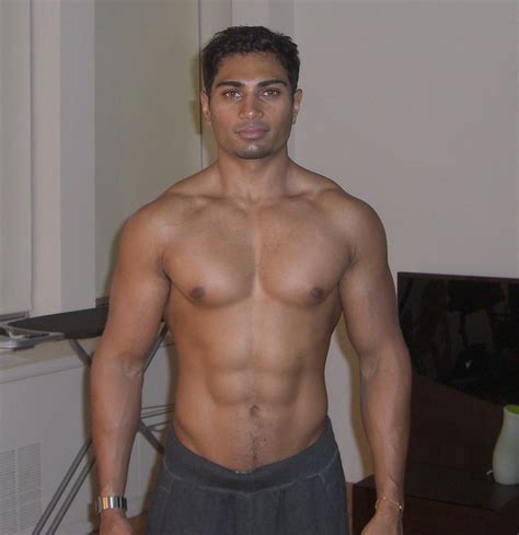 Broad Shoulders Vs Narrow Shoulders Men