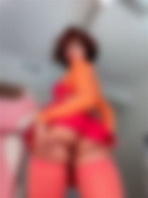 Velma - Scooby-Doo by nekobOicarti : r/cosplaygirls