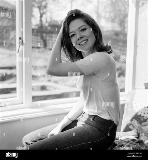 Diana rigg hi-res stock photography and images - Alamy