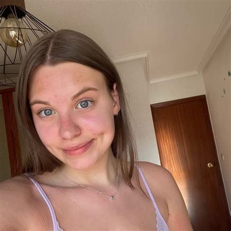 mollie (@mollie.gibsonx) on Threads