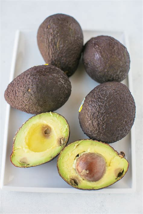 How to Freeze Ripe Avocados (Whole or Sliced) - Clean Eating Kitchen