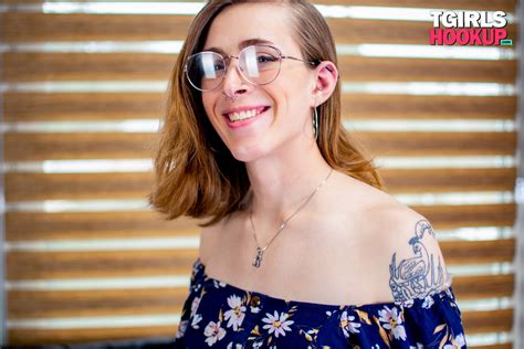 TGIRLSHOOKUP: Variety Itsol's Solo Debut! : r/groobygirls