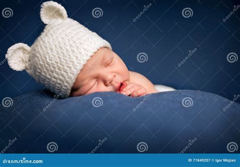 Three Week Old Newborn Baby Boy Sleeping Stock Image - Image of ...