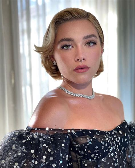 Florence Pugh - Photoshoot for the Don't Worry Darling Premiere ...