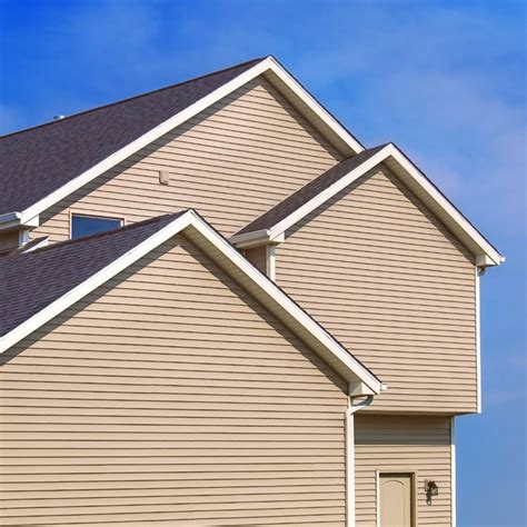 How Long Does Vinyl Siding Last? Lifespan Explained - Rise Renovation - lifespan of vinyl siding