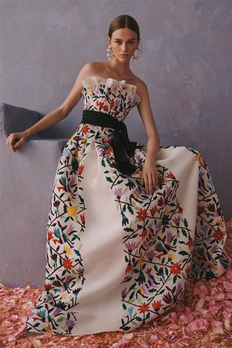 Carolina Herrera: ¿apropiación cultural u homenaje? - Español