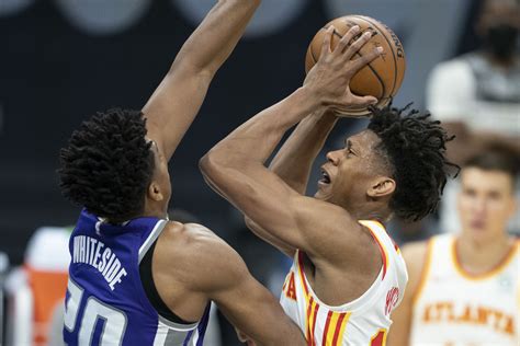 De'Andre Hunter injury: His surgically repaired knee is swollen. Should ...