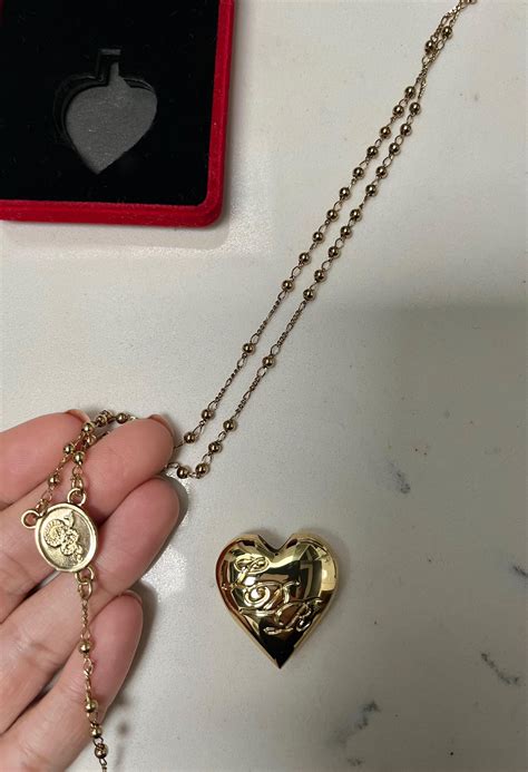Lana Del Rey coke necklace - Authentic : r/lanadelrey