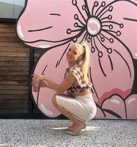 Lexi Lutz | I was born to love 💗 Happy Valentines besties | Instagram