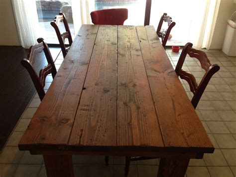 10+ Farmhouse Rustic Dining Table