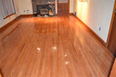 Exploring The Benefits Of Polyethylene Hardwood Floors - Flooring Designs