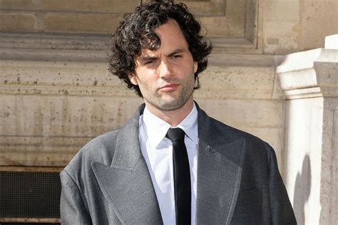 Penn Badgley's Pantsless Outfit Is Perfection