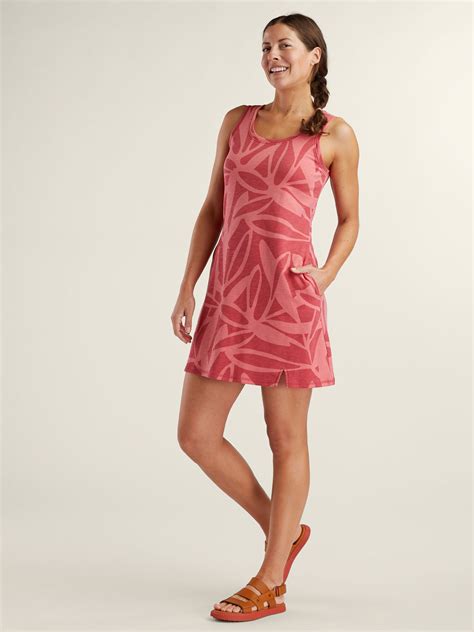 Built in Bra Dress: Danvers | Title Nine