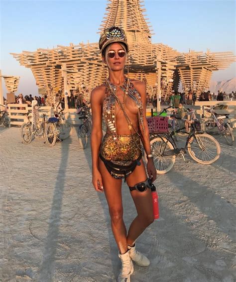 Pin by mnb on Z | Burning man girls, Burning man fashion, Burning man ...