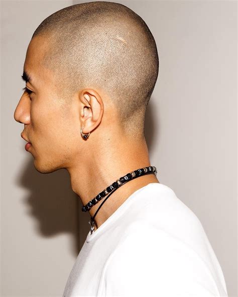 Pin by kz on スキンヘッド | Buzz cut for men, Shaved head, Bald look