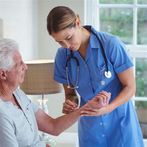 4 Reasons to Become an LPN - AMG Medical Institute