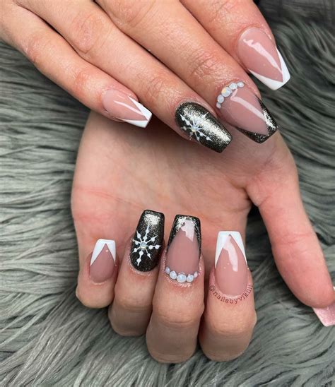 33+ Dazzling Black and Silver Nails for a Sophisticated Edge - Nail ...
