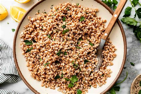 How to Cook Farro (Easy, Foolproof Method – 2 Minutes of Prep!)