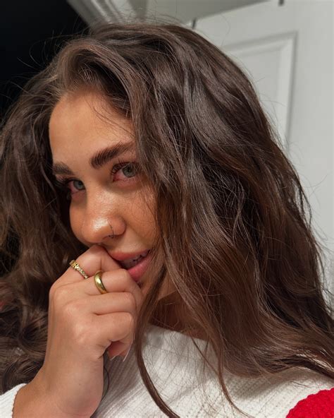 Mia Beyer | Must have some bad allergies or something 🤧👀😏 | Instagram