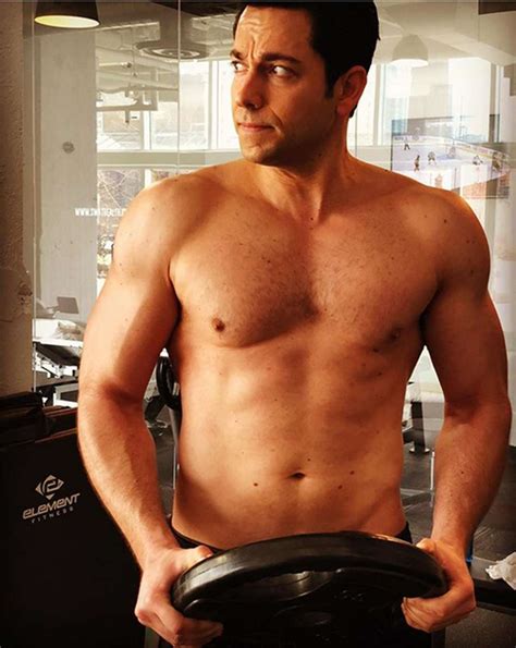 Zachary Levi Posts Shirtless Selfie After People Wonder if His Shazam Muscles Are Fake