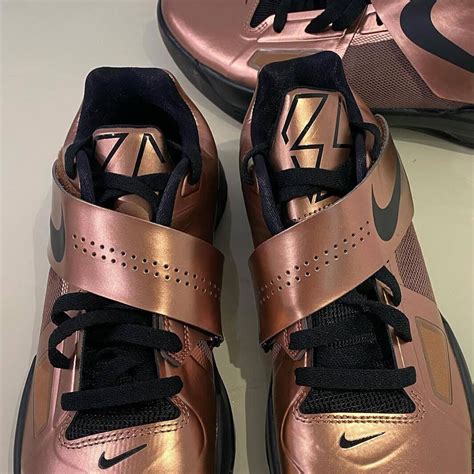 Nike KD 4 "Christmas" FZ5913-800 | SneakerNews.com