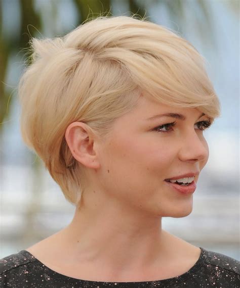 Download Michelle Williams Pixie Hair Side Angle Wallpaper | Wallpapers.com