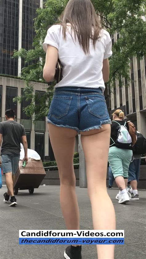 SHORT SHORTS CANDID | Short Shorts Exposed Ass