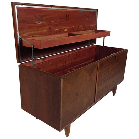 Measurements Of Lane Cedar Chest at Alexis Hoff blog