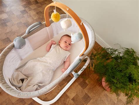 Should I choose a bassinet or cot for my baby? - The Sleep Store - AU