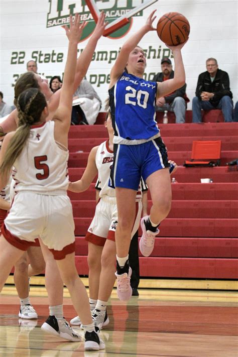 Down is up: Beal City basketball pulls off upset, improves to 3-1 - The ...