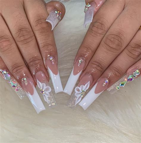 15 Stunning 3D Flower Nails to Inspire You