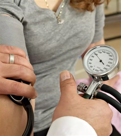 Postpartum Edema: Causes, Symptoms & 12 Swelling Relief Tips