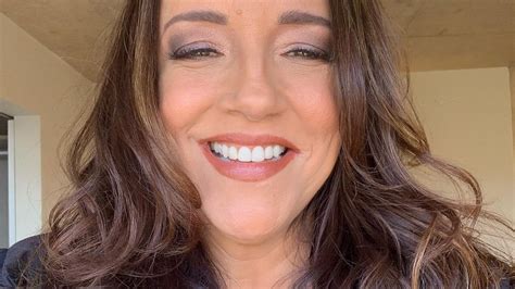 Ana Carolina mostra namorada e beleza surpreende internautas