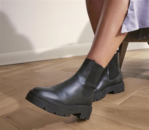 OFFICE Ace Cleat Sole Chelsea Boots Black Leather - Women's Ankle Boots