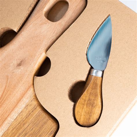 Tocator lemn branzeturi, cu 2 cutite Parma, 26 x 39 x 3 cm - eMAG.ro