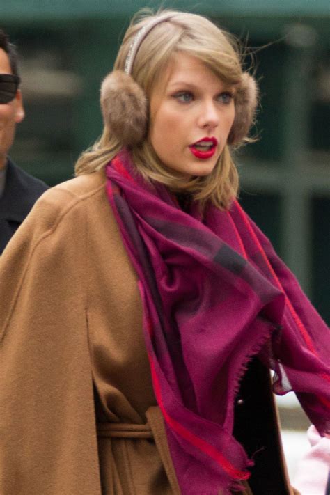 TAYLOR SWIFT and LENA DUNHAM Out and About in New York - HawtCelebs