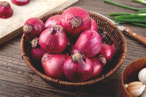 Onions: Health Benefits and Nutritional Facts